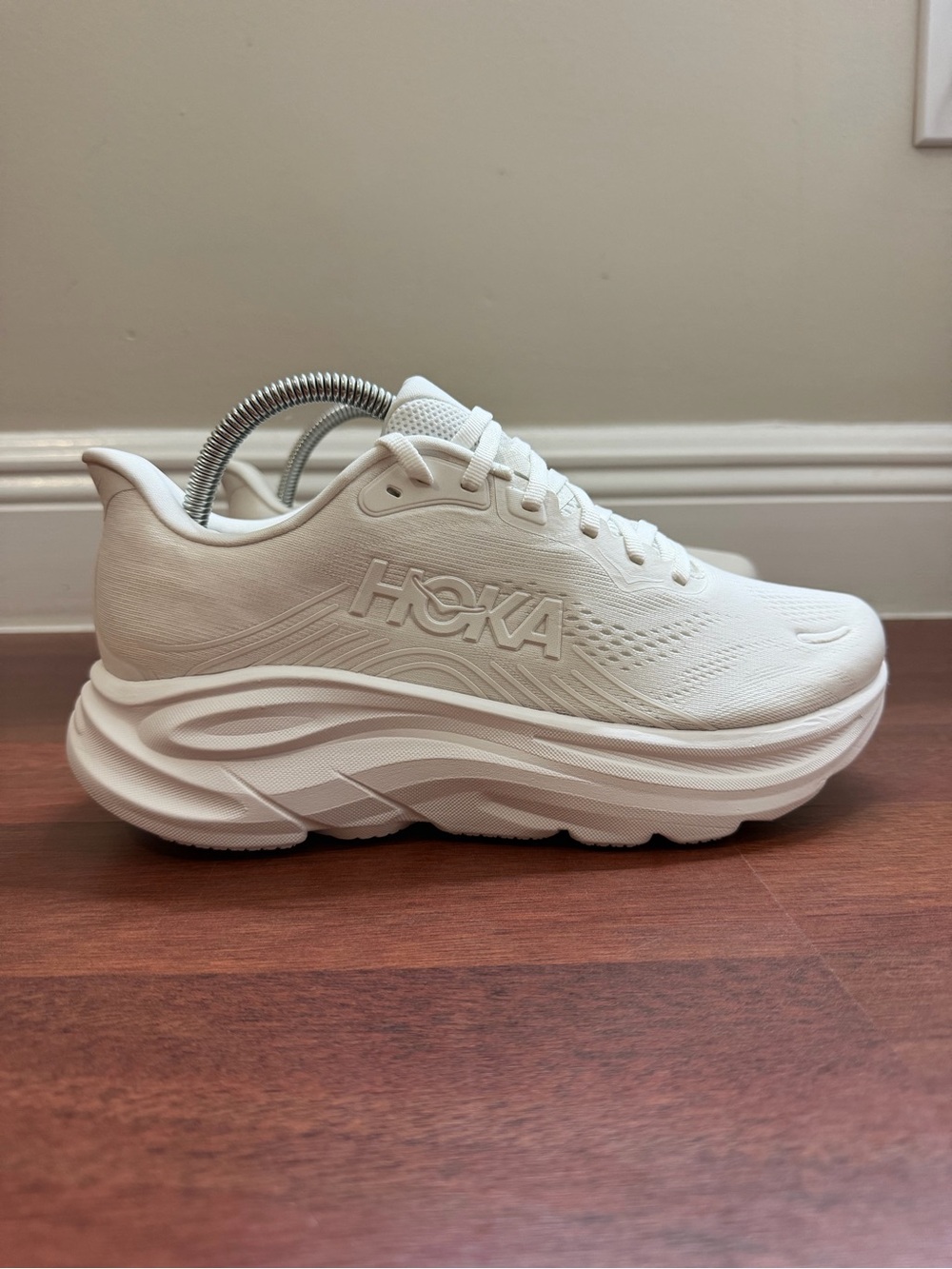 HOKA Clifton 11 Women's White/White Low Top Lace Up Running Sneakers US 8.5D